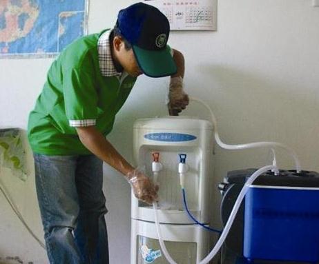 選購(gòu)飲水機(jī)要“四層過(guò)濾”
