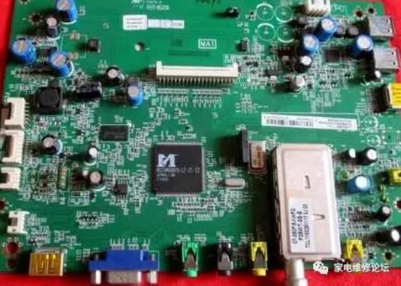 TCL液晶電視開機(jī)一閃就黑屏背光不亮故障維修（L32P21BD）